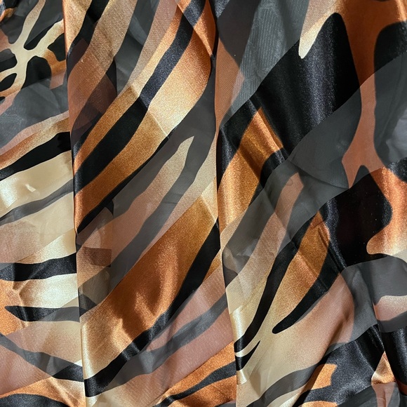 Elaine Animal print scarve - Picture 8 of 10